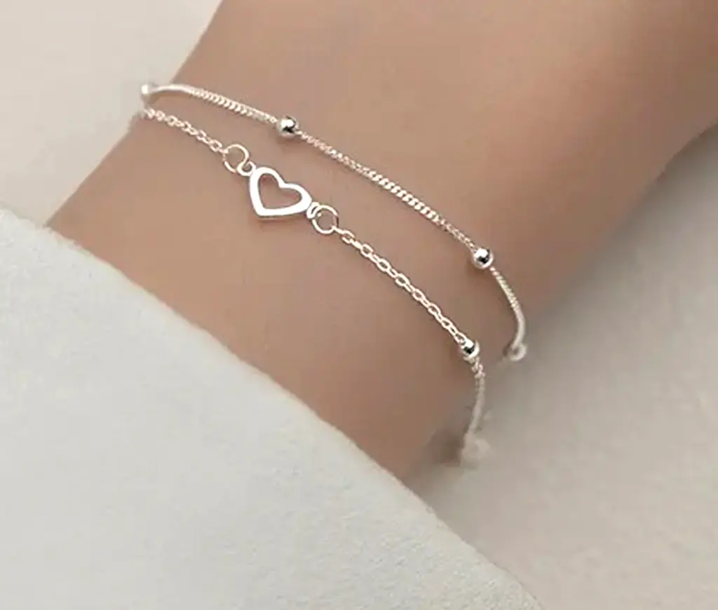 Brazalete de doble capa con forma de corazón 2.webp